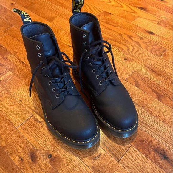 Doc Marten Insulated Boots, 10M - Picture 1 of 5